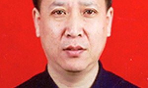 娄群立