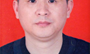 何小德